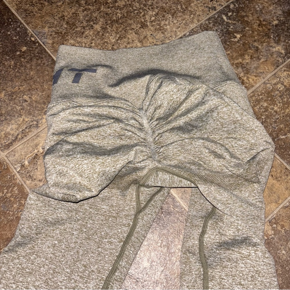 ECHT Arise Scrunch Butt Leggings - Picture 9 of 12